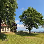 Zeitlos Garni Bed & Breakfast Scharbeutz