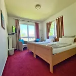 Zeitlos Garni Bed & Breakfast