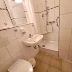 Zeitlos Garni Bed & Breakfast 3*
