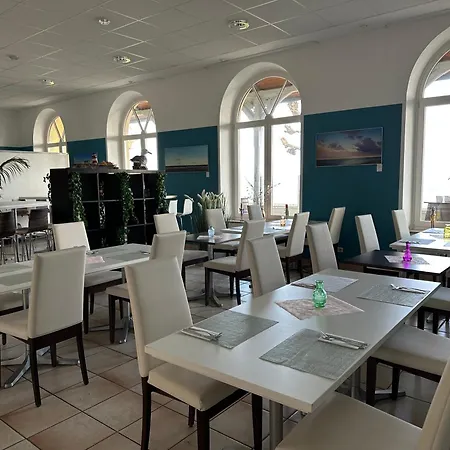 Zeitlos Garni Bed & Breakfast 3*