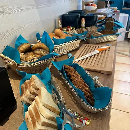 Zeitlos Garni Bed & Breakfast